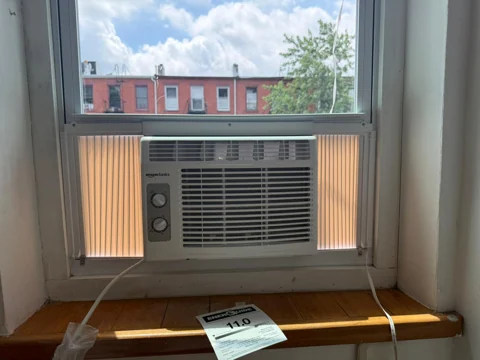 Window A/C, project photograph 1